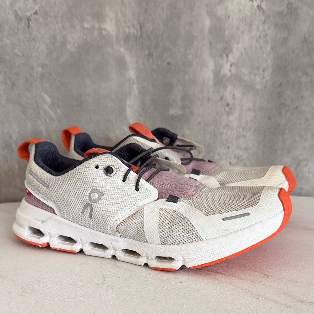 On Running Kids sky lifestyle Sneakers in White, Pink & Orange sz 4 youth